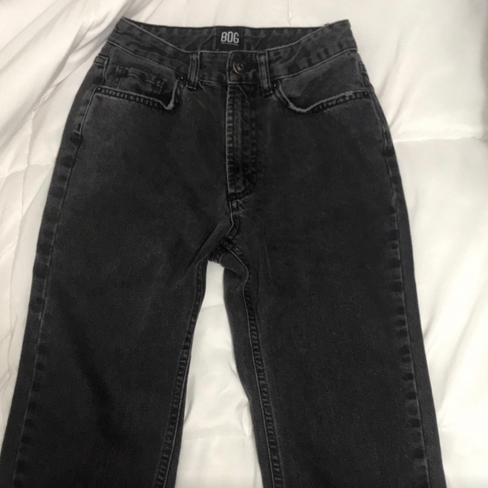urban outfitters mom jeans